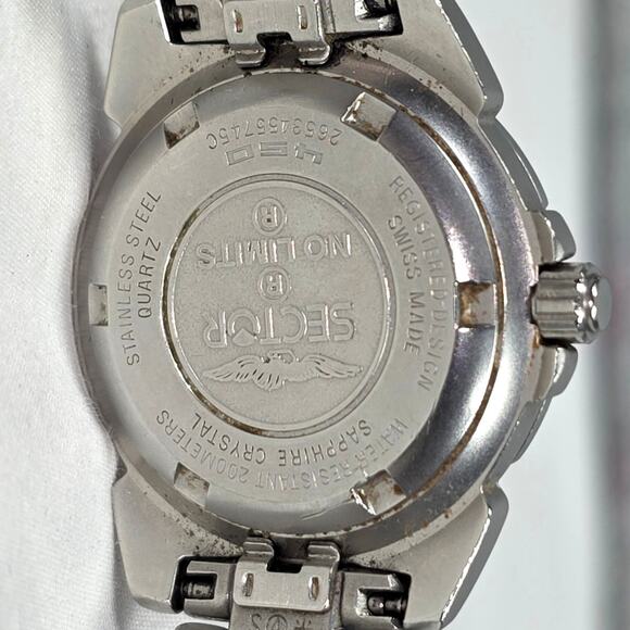SECTOR 450 STAINLESS DIVER WATCH – VINTAGE 90\'s – SWISS MADE – SAPPHIRE CRYSTAL main image 9
